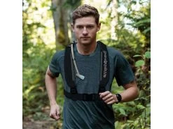 Amphipod PureRun® Ultralight™ Hydration Vest With 600mL Reservoir -Men's Sports Fashion 3120 01 use2 220208 150244