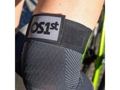 OS1st KS7+ Adjustable Knee Sleeve -Men's Sports Fashion OS1st KS7PLUS LifestyleImage 2 720x