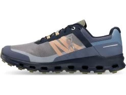 On Cloudvista 32 On Cloudvista -Men's Sports Fashion Small JPEG 64.98593 cloudvista fw22 midnight olive m g4 1