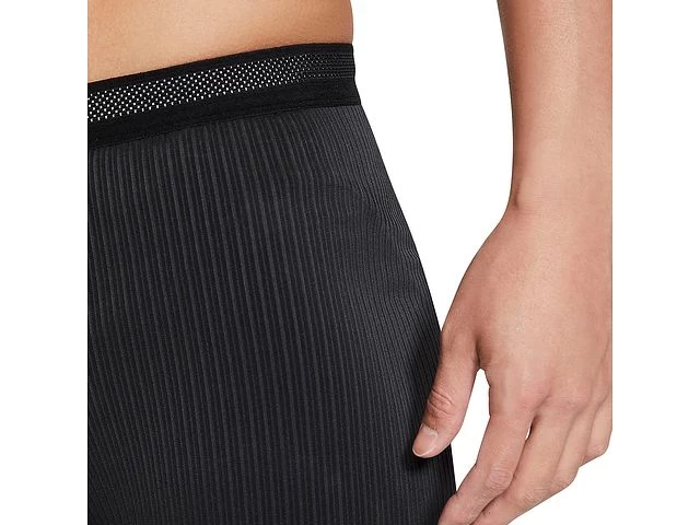Nike AeroSwift 1/2-Length Running Tight 4 Nike AeroSwift 1/2-Length Running Tight - Image 2